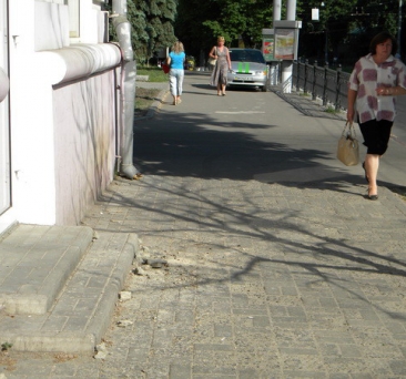 В центре Сум стало опасно ходить 