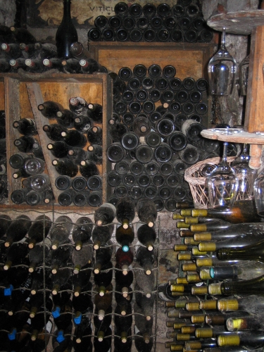 Бутылка должна лежать - правило виноделия