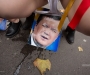 Активистки Femen помочились на портреты Януковича в Париже (ФОТО)