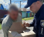 На Шосткинщині поліцейський офіцер громади доставив гуманітарну допомогу особам похилого віку