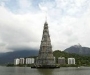 В Рио-де-Жанейро зажгли самую большую плавучую елку