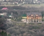 Полет над гнездом Януковича: водопад, античные колонны и клубный дом